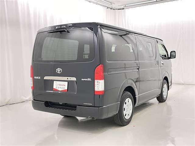 Toyota Hiace Van 6