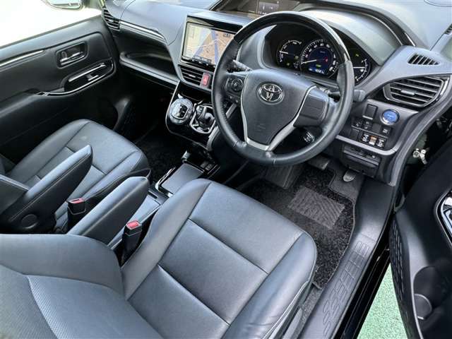 Toyota Esquire 11