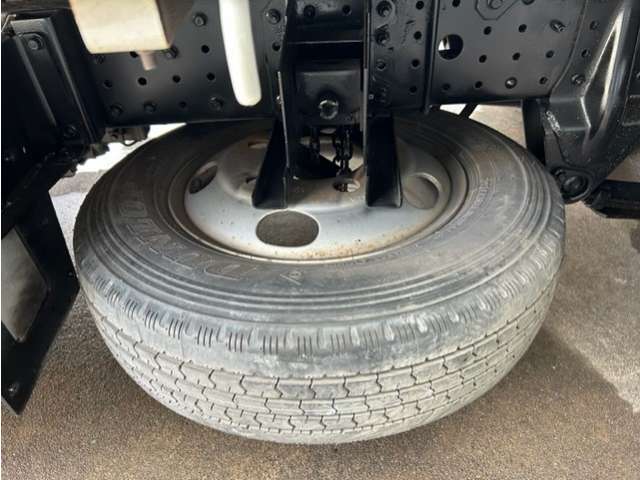 Mitsubishi Fuso Canter 11
