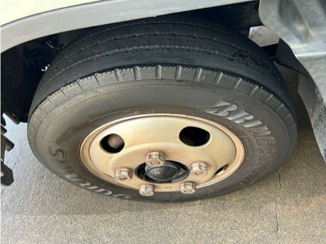 Mitsubishi Fuso Canter 9