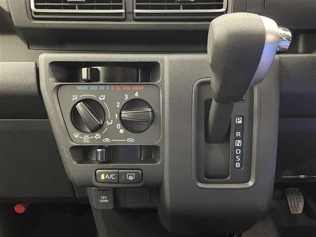 Daihatsu Atrai 11