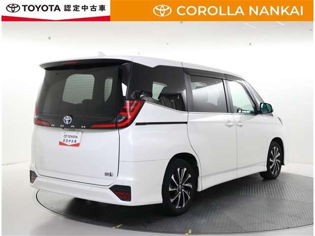 Toyota Noah 3