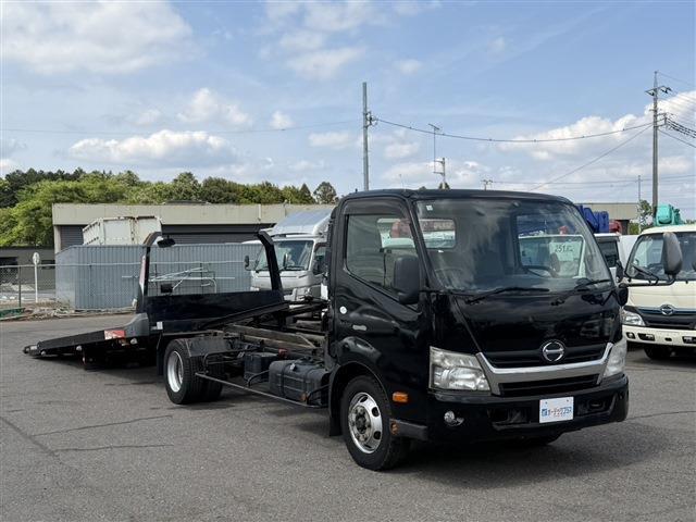 Hino Dutro 4