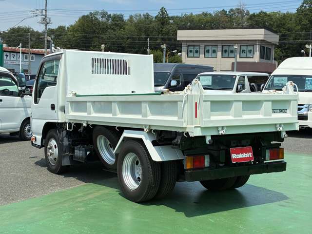 Isuzu Elf 4
