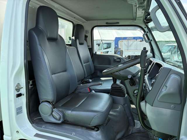 Isuzu Elf 7