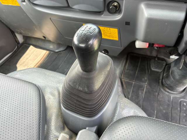 Isuzu Elf 10