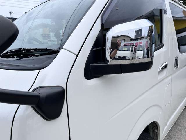 Toyota Hiace Van 11