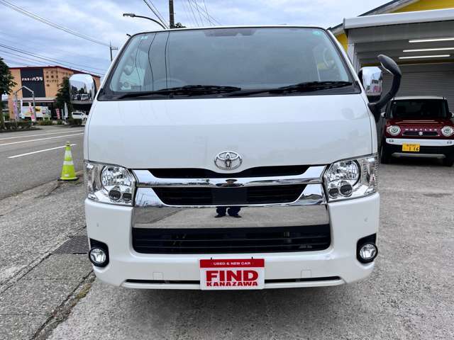 Toyota Hiace Van 3