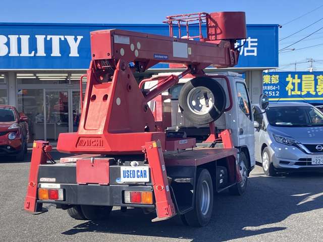 Mitsubishi Fuso Canter 9