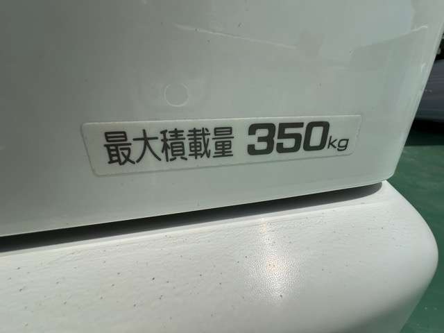 Mitsubishi Minicab MiEV 7