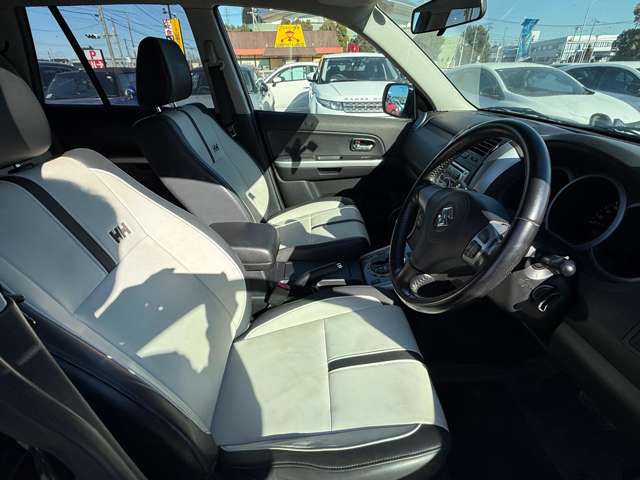 Suzuki Escudo 5
