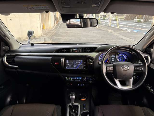 Toyota Hilux 2