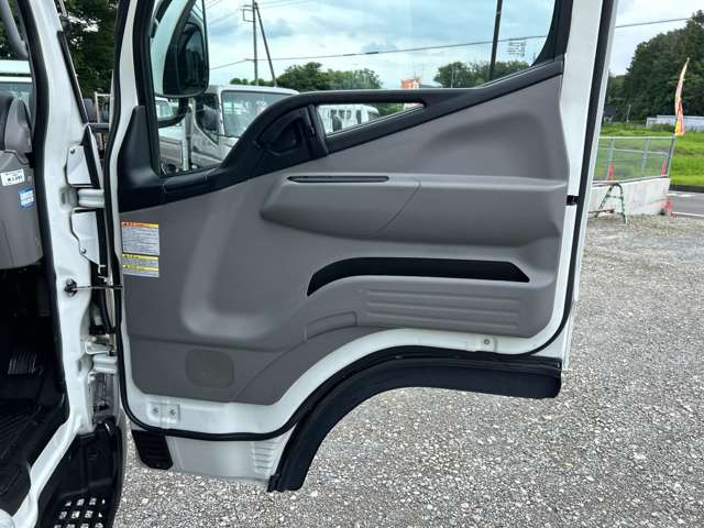 Mitsubishi Fuso Canter 9