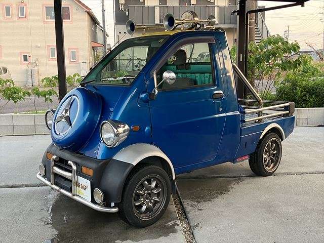 Daihatsu Midget II 6