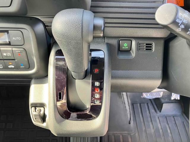 Honda N-VAN 12