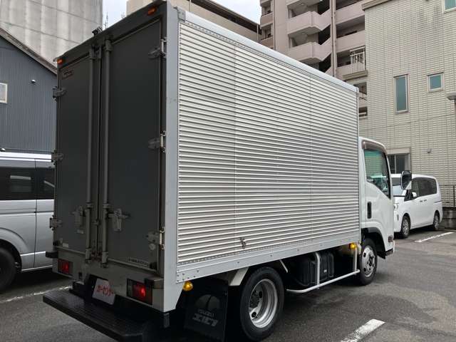 Isuzu Elf 7