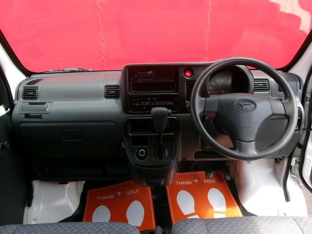 Daihatsu Hijet Cargo 12
