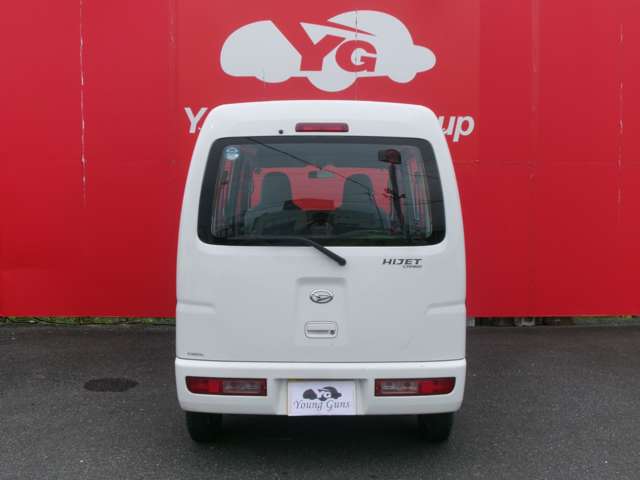 Daihatsu Hijet Cargo 2
