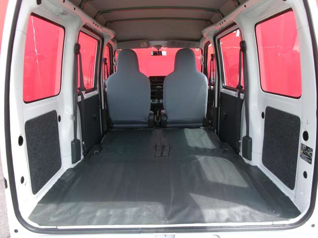 Daihatsu Hijet Cargo 4