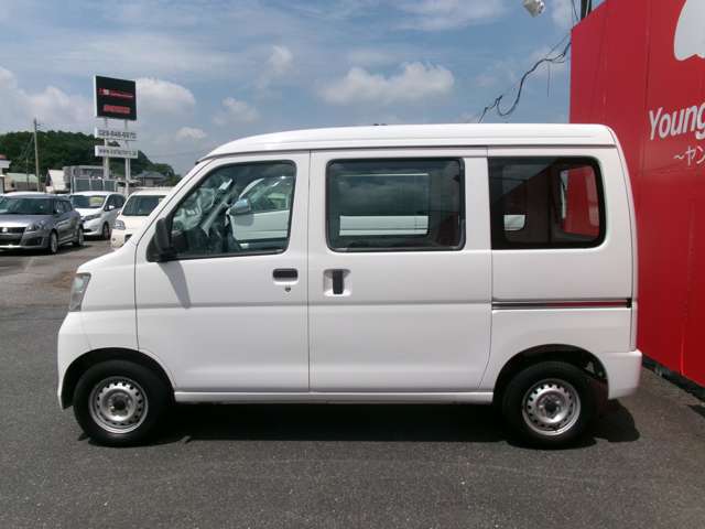 Daihatsu Hijet Cargo 6