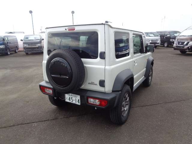 Suzuki Jimny Sierra 4