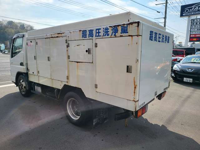 Mitsubishi Fuso Canter 2