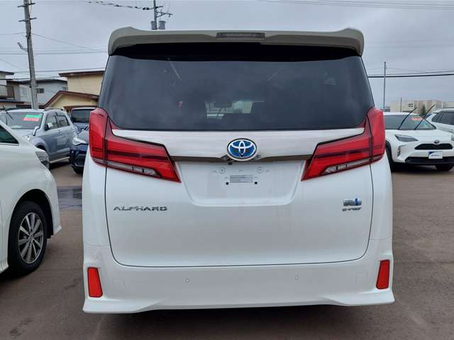Toyota Alphard 6
