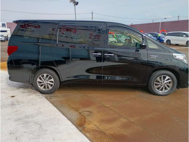 Toyota Alphard Hybrid 6