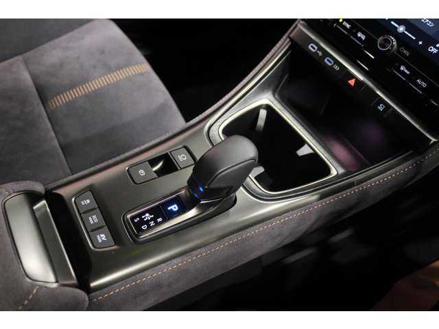 Lexus LBX 12