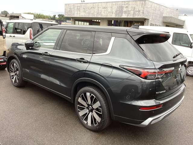 Mitsubishi Outlander 2
