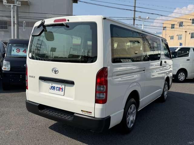 Toyota Hiace Van 7