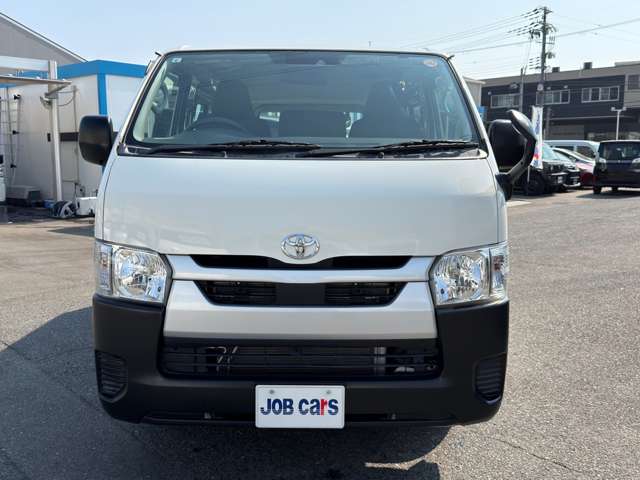 Toyota Hiace Van 8