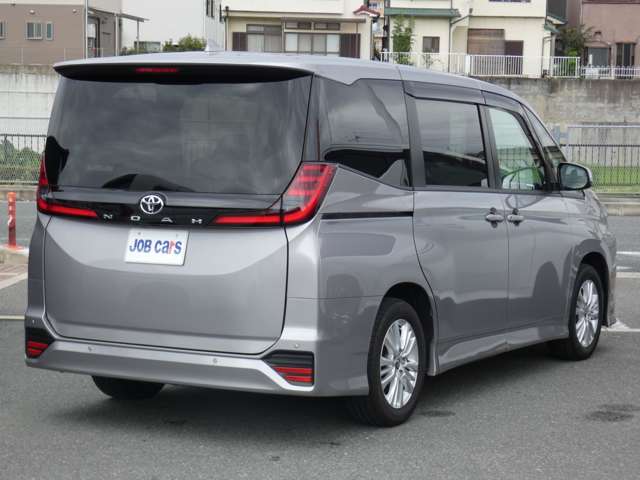 Toyota Noah 9