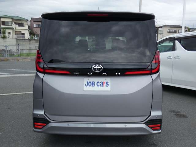 Toyota Noah 10