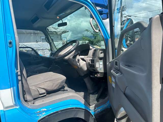 Hino Dutro 12