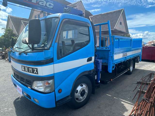 Hino Dutro 4