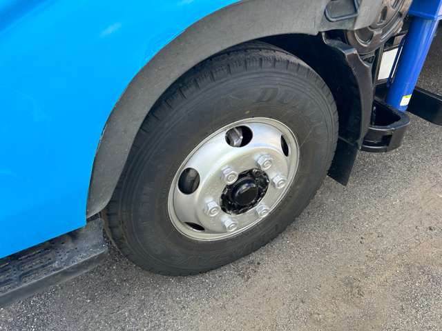 Hino Dutro 10