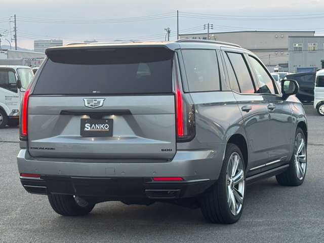 Cadillac エスカレード 8