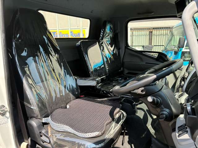 Mitsubishi Fuso Canter 7
