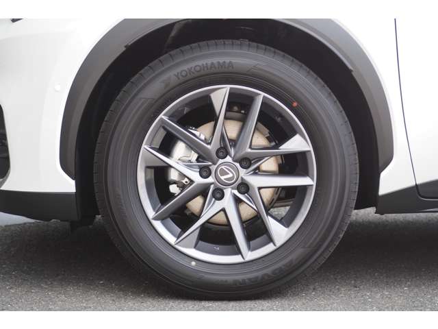 Lexus LBX 7