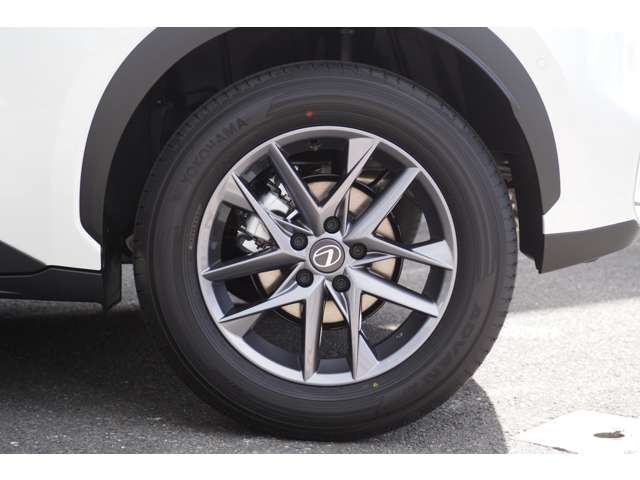Lexus LBX 8