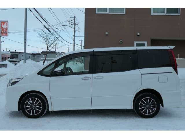 Toyota Noah 7