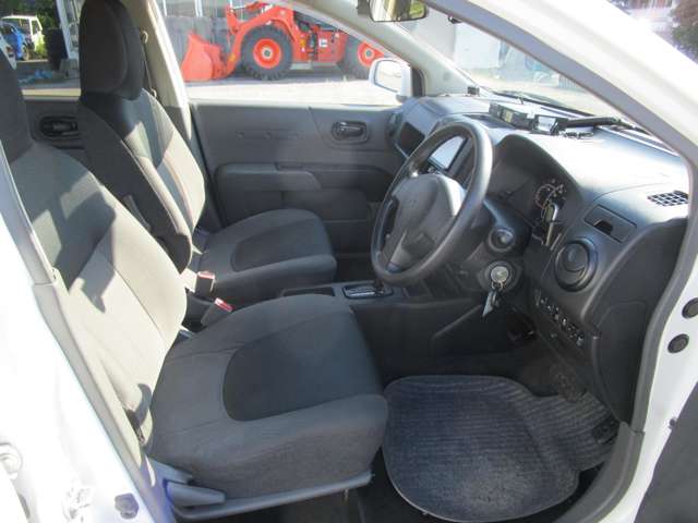 Mitsubishi ランサーカーゴ 11