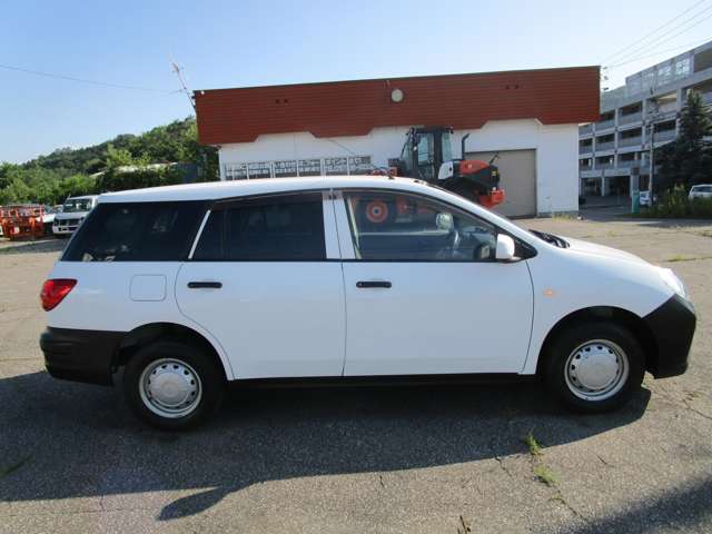 Mitsubishi ランサーカーゴ 4