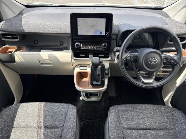 Toyota Sienta 2