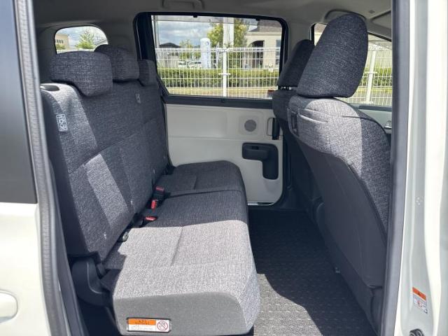 Toyota Sienta 8