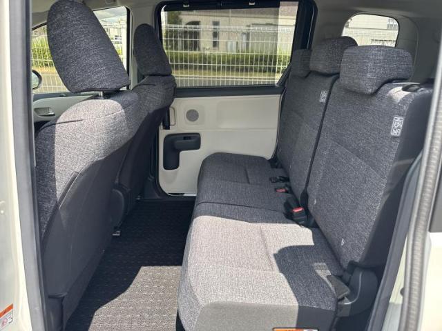 Toyota Sienta 10