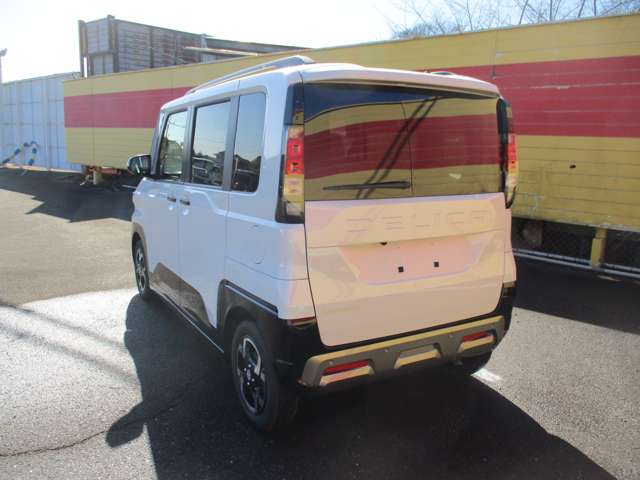 Mitsubishi Delica Mini 11