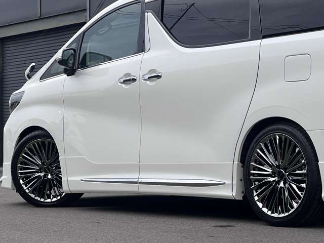 Toyota Alphard 12