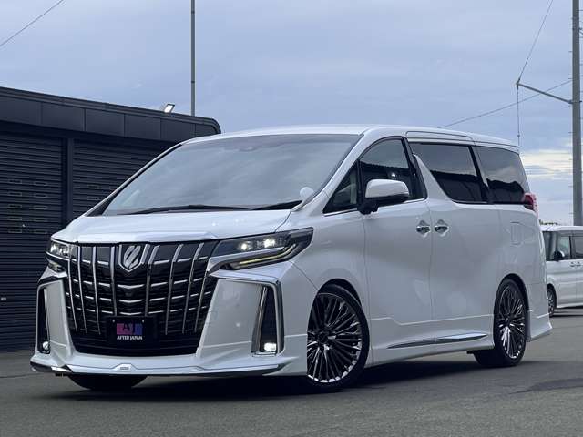 Toyota Alphard 3